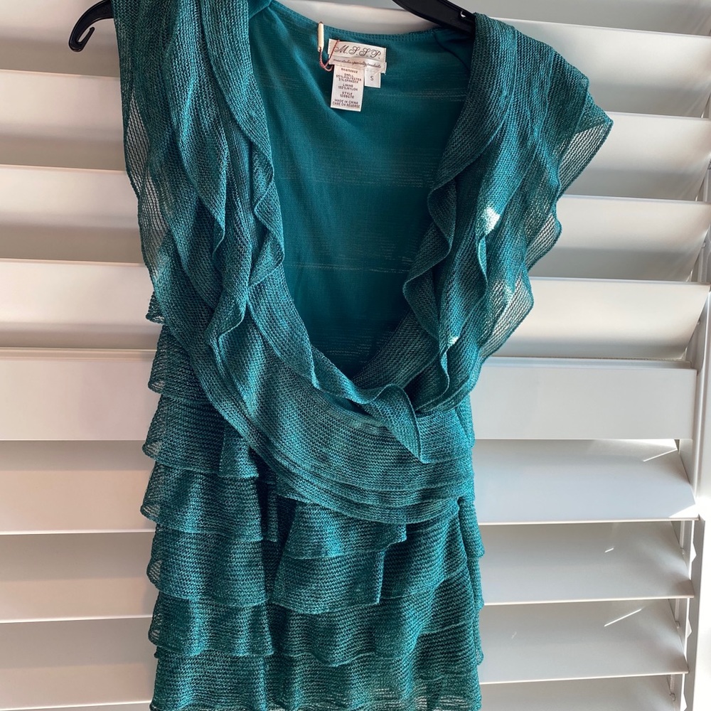 Max’s Studio Specialty  Women’s sleeveless top